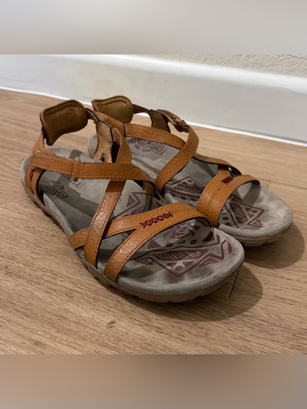 Merrell Women’s Strappy Sandals Air Cushion Brown Women's Size 6 Style J358413C